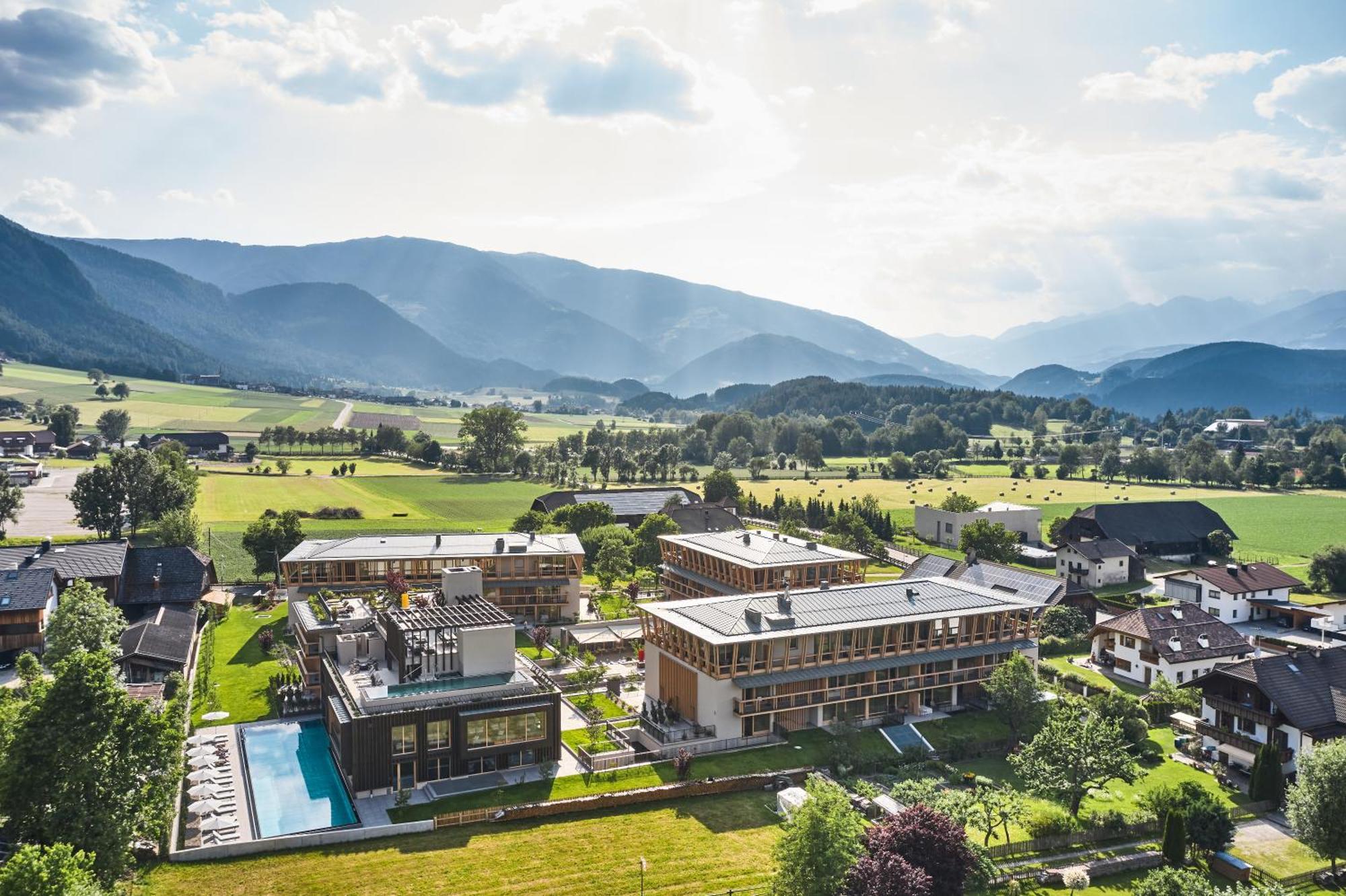 Falkensteiner Hotel Kronplatz - The Leading Hotels Of The World (Adults Only) Riscone Kültér fotó The campus of the University of Applied Sciences Kufstein