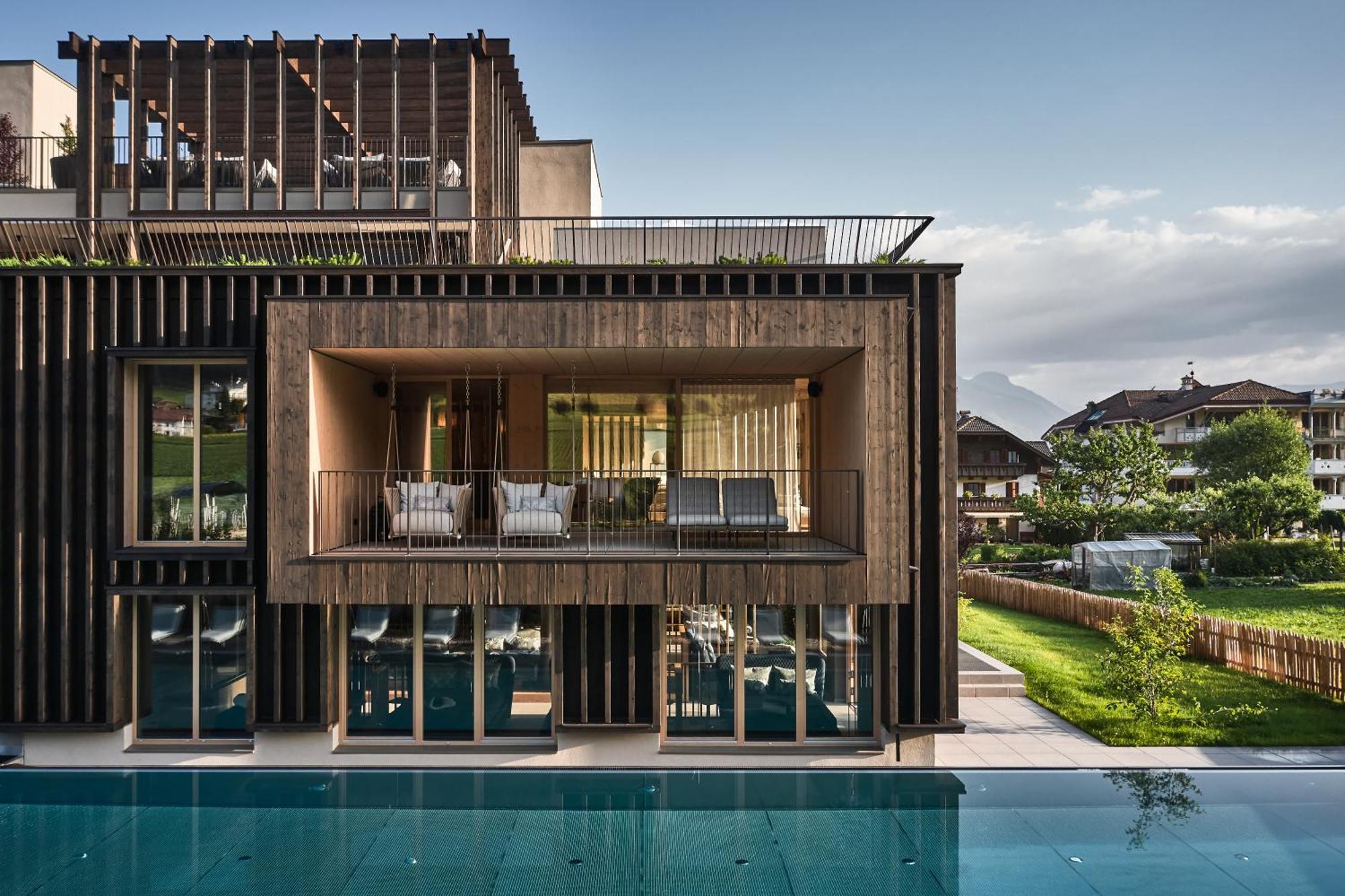 Falkensteiner Hotel Kronplatz - The Leading Hotels Of The World (Adults Only) Riscone Kültér fotó Villa in the resort