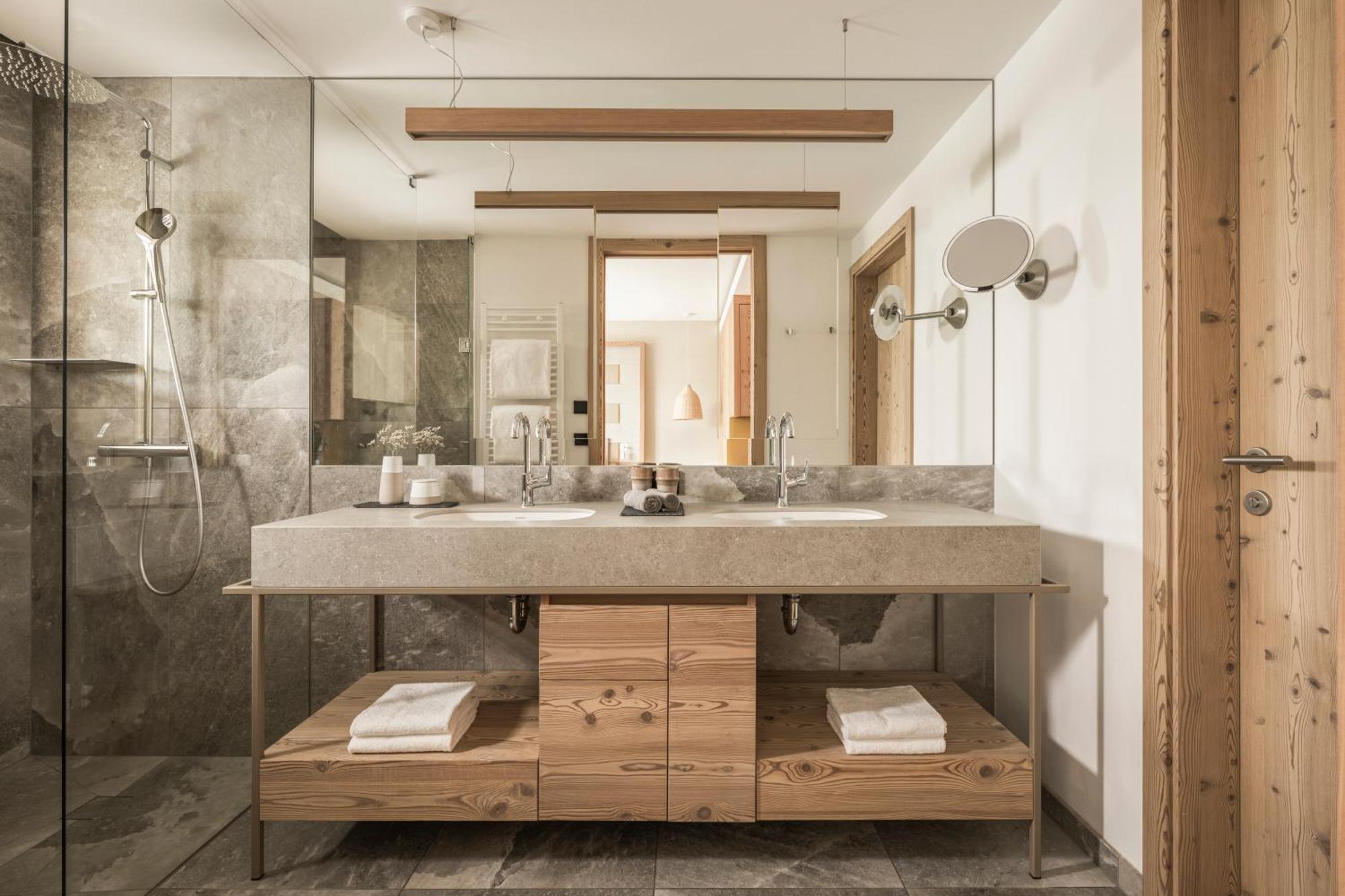 Falkensteiner Hotel Kronplatz - The Leading Hotels Of The World (Adults Only) Riscone Kültér fotó Bathroom